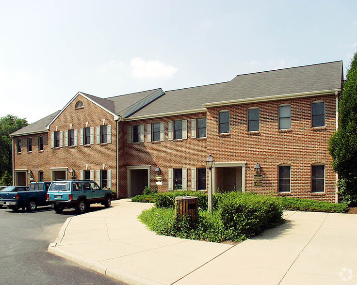 1525 Oregon Pike, Lancaster, PA for lease - Primary Photo - Image 1 of 12