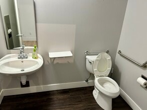 88 Lonsdale Ave, North Vancouver, BC for lease Interior Photo- Image 2 of 14