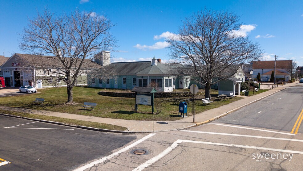 35 Kingstown Rd, Narragansett, RI à louer - Photo du bâtiment - Image 2 de 5