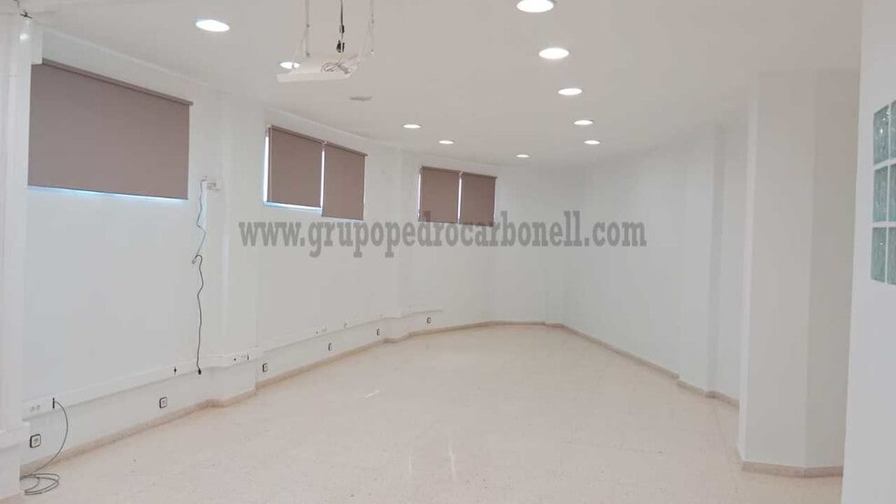Multifamily in Crevillent, Alicante for sale - Interior Photo - Image 1 of 2