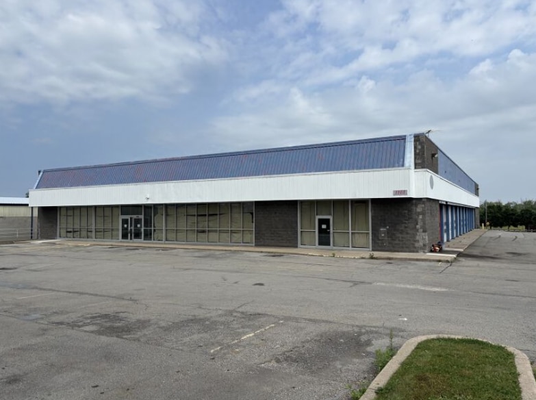 1181 N Greece Rd, Rochester, NY for lease - Building Photo - Image 3 of 10