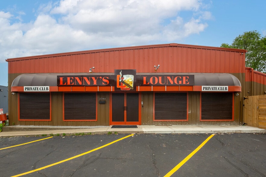 3700 Klondike Ln, Louisville, KY for sale - Building Photo - Image 2 of 12