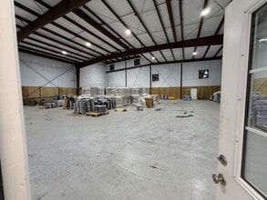 1211 44th Ave E, Bradenton, FL for lease Interior Photo- Image 2 of 21