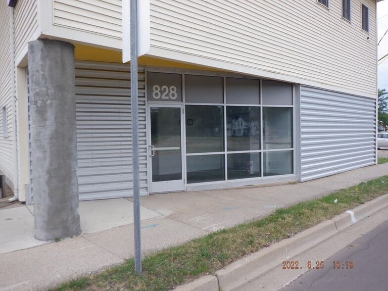 842 Portage St, Kalamazoo, MI for sale - Building Photo - Image 3 of 7