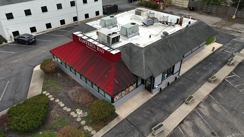 2055-2081 Riverside Dr, Upper Arlington, OH for lease - Building Photo - Image 2 of 28