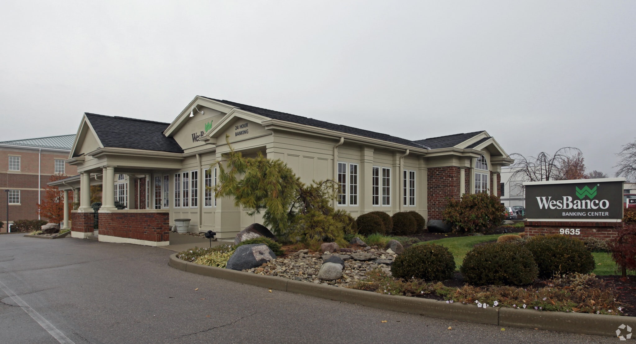 9635 Montgomery Rd, Cincinnati, OH à louer Photo principale- Image 1 de 3