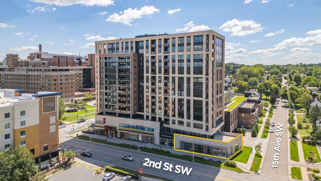 Plus de détails pour 217 14th Ave SW, Rochester, MN - Commerce de détail à louer