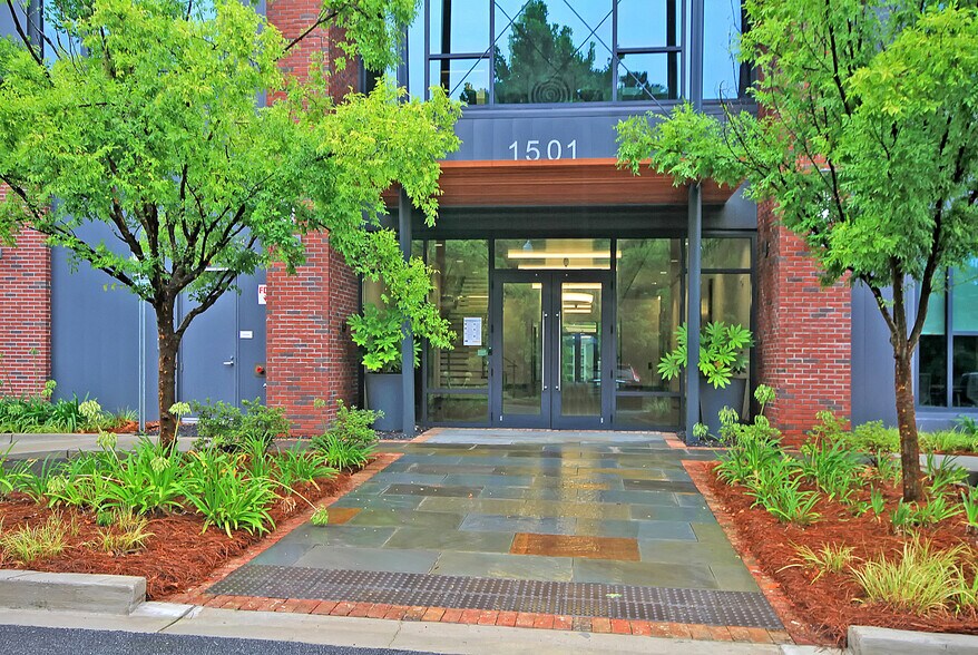 1501 Belle Isle Ave, Mount Pleasant, SC à louer - Photo du bâtiment - Image 2 de 17