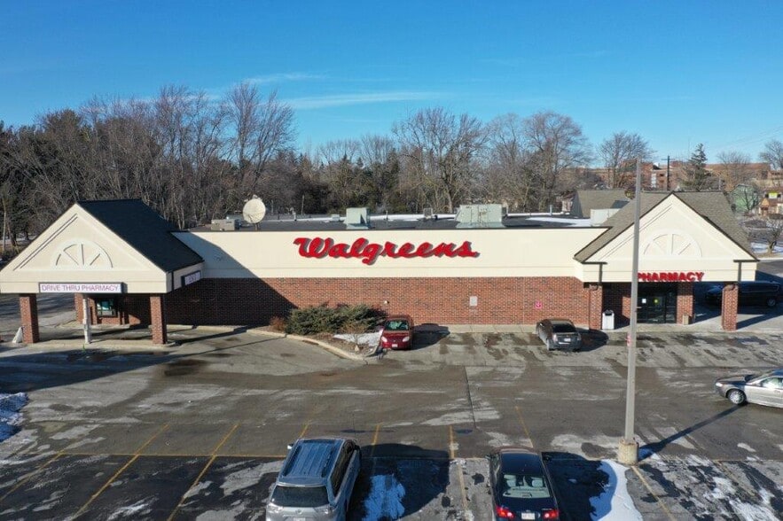 1901 S Oneida St, Appleton, WI for sale - Building Photo - Image 2 of 4