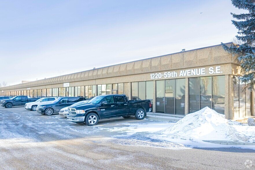 1220 59th Ave SE, Calgary, AB for sale - Primary Photo - Image 1 of 1
