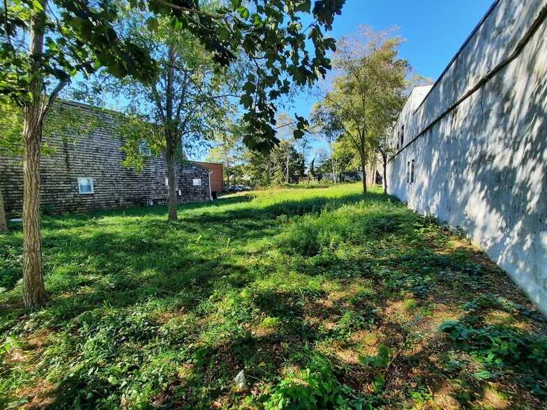 230 W Main St, Riverhead, NY à vendre - Autre - Image 1 de 5