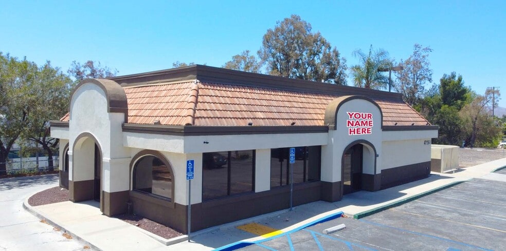 4718 Green River Rd, Corona, CA for lease - Building Photo - Image 3 of 6