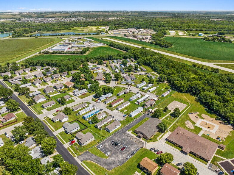 1919 Northwind Dr, Junction City, KS for sale - Building Photo - Image 3 of 5