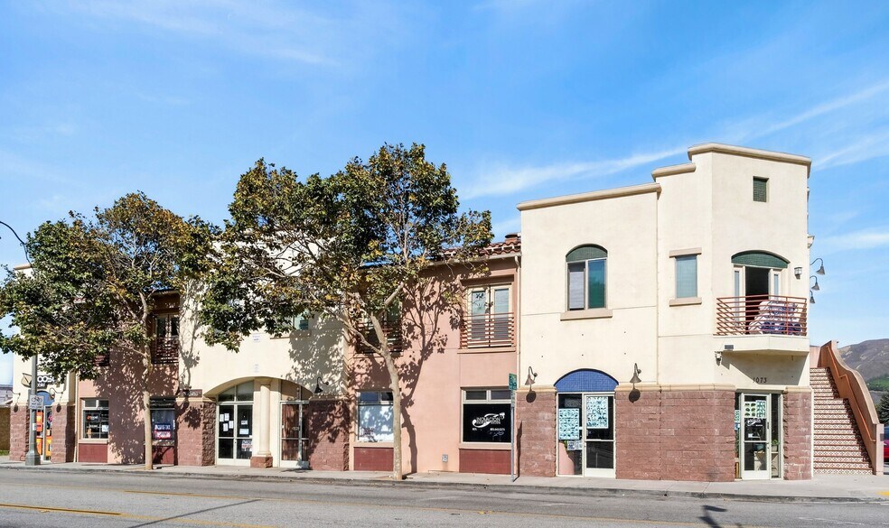 1073 N Ventura Ave, Ventura, CA à vendre - Photo du bâtiment - Image 2 de 29
