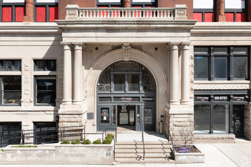 108 W Germania Pl, Chicago, IL à louer - Photo du bâtiment - Image 3 de 7