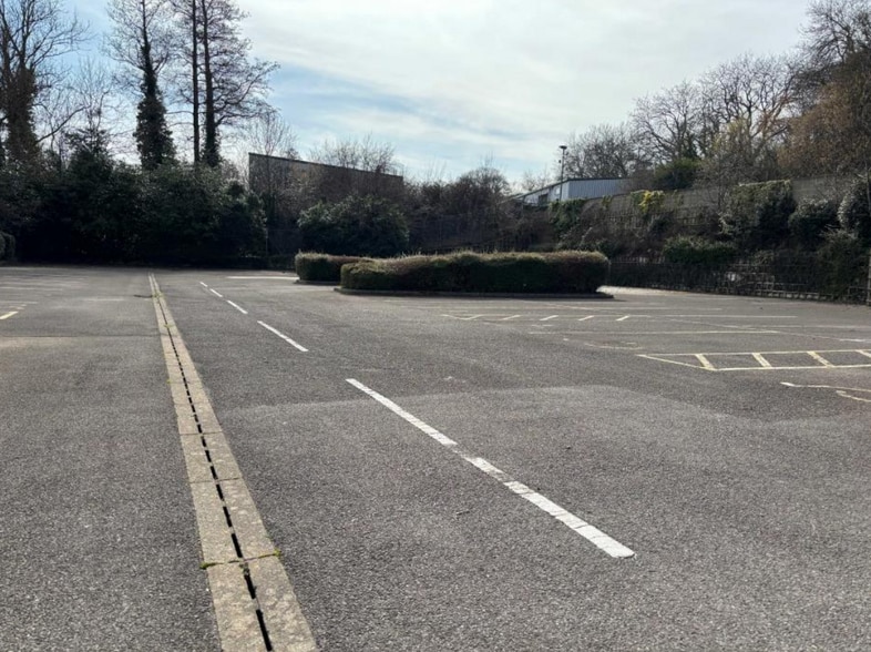 Bath Road Trading Estate, Stroud for sale - Building Photo - Image 3 of 4