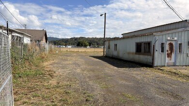 2144 Pacific Ave S, Kelso, WA for lease Interior Photo- Image 2 of 16