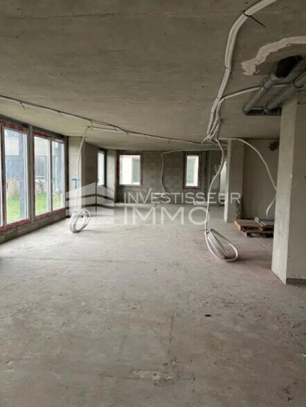 Bureau dans Suresnes à vendre - Photo du bâtiment - Image 2 de 5