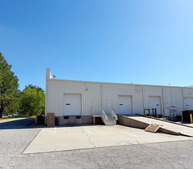 329 Gees Mill Business Pky NE, Conyers, GA for lease - Building Photo - Image 2 of 8