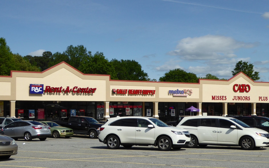 14055 E Wade Hampton Blvd, Greer, SC à louer - Photo du bâtiment - Image 3 de 3