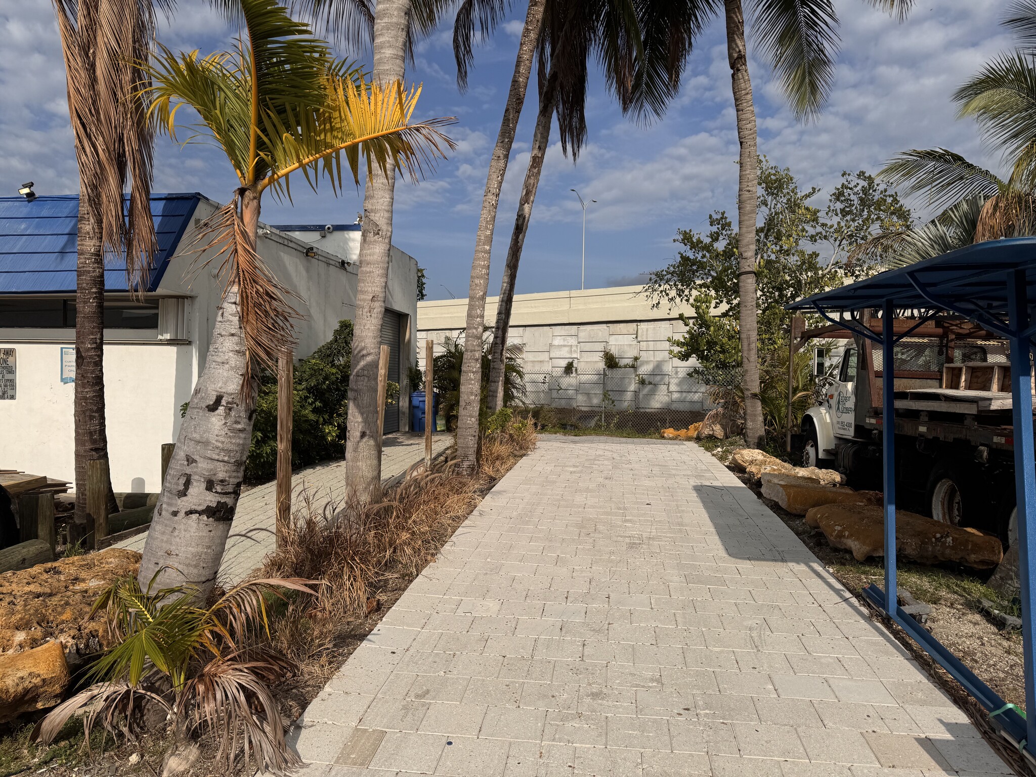 3601 NW 10th Ave, Oakland Park, FL for lease Interior Photo- Image 1 of 6