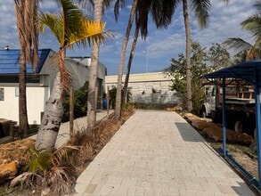 3601 NW 10th Ave, Oakland Park, FL for lease Interior Photo- Image 1 of 6