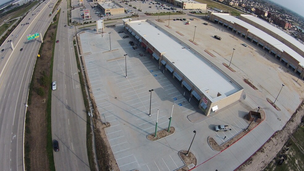 24936-24952 Katy Fwy, Katy, TX à louer - Photo du bâtiment - Image 3 de 9