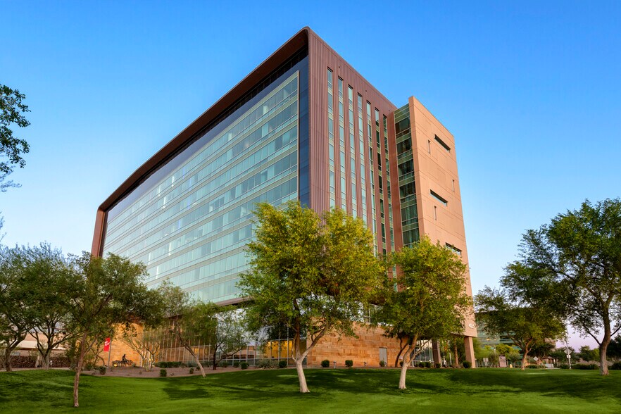 4025 S Riverpoint Pky, Phoenix, AZ à vendre - Photo du bâtiment - Image 3 de 12