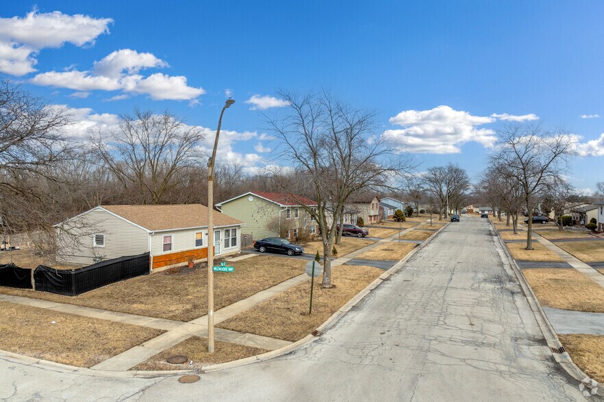 3811 171st St, Country Club Hills, IL for sale - Building Photo - Image 2 of 4