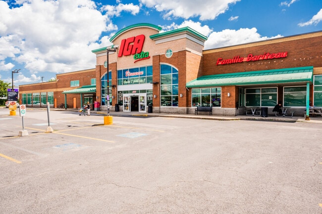 Plus de détails pour 6250 Blvd Cousineau, Saint-hubert, QC - Commerce de détail à louer