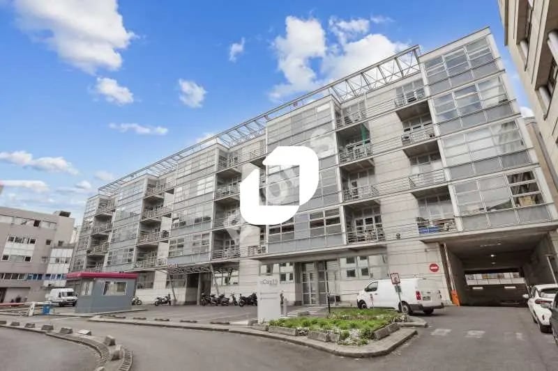 Flex in Paris for lease Building Photo- Image 1 of 11