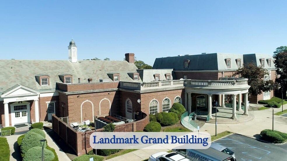 2100 Middle Country Rd, Centereach, NY à louer - Vidéo sur l’inscription commerciale - Image 2 de 24