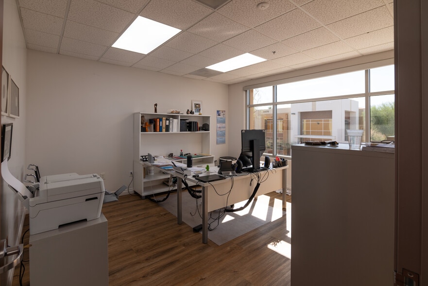 34420 Gateway Dr, Palm Desert, CA for lease - Building Photo - Image 2 of 5