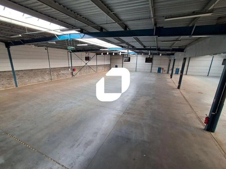 Office in Roncq for lease - Interior Photo - Image 3 of 10