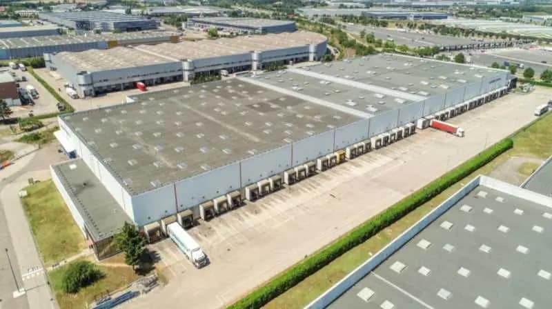 Industrial in Saint-Quentin-Fallavier for lease - Aerial - Image 1 of 8