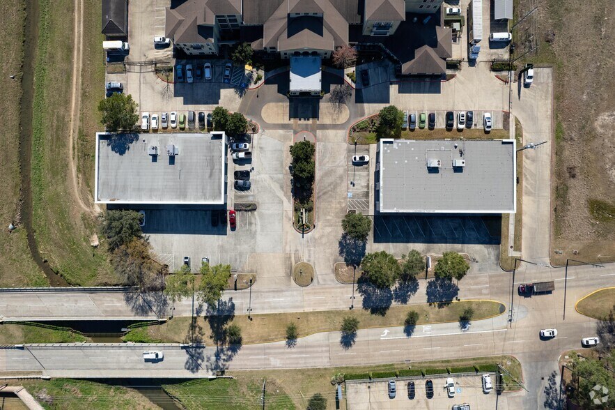 8201 Cypresswood Dr, Spring, TX à louer - Photo du bâtiment - Image 3 de 19