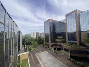 Office in Fontenay-sous-Bois for lease Building Photo- Image 1 of 8