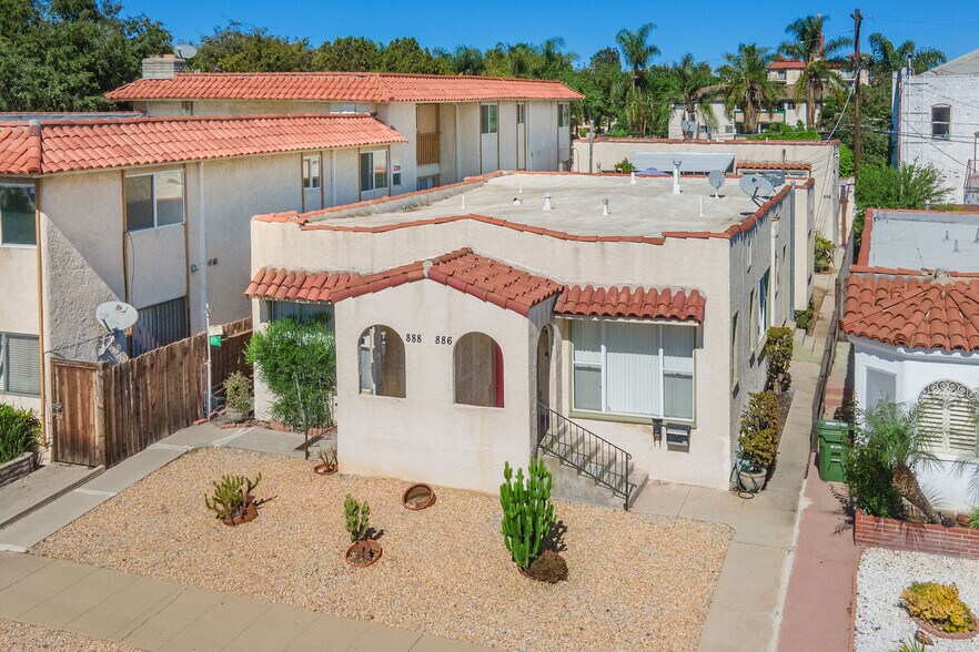 884 W 11th St, San Pedro, CA à vendre - Photo du bâtiment - Image 2 de 16