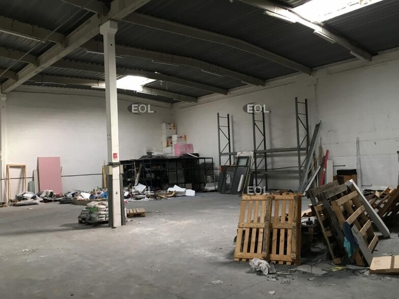 Industrial in Valenton for lease - Interior Photo - Image 2 of 2