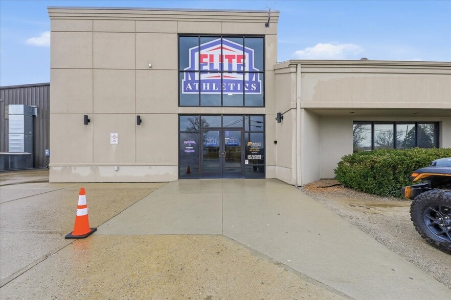 1155 Old State Route 74, Batavia, OH for sale - Primary Photo - Image 1 of 40