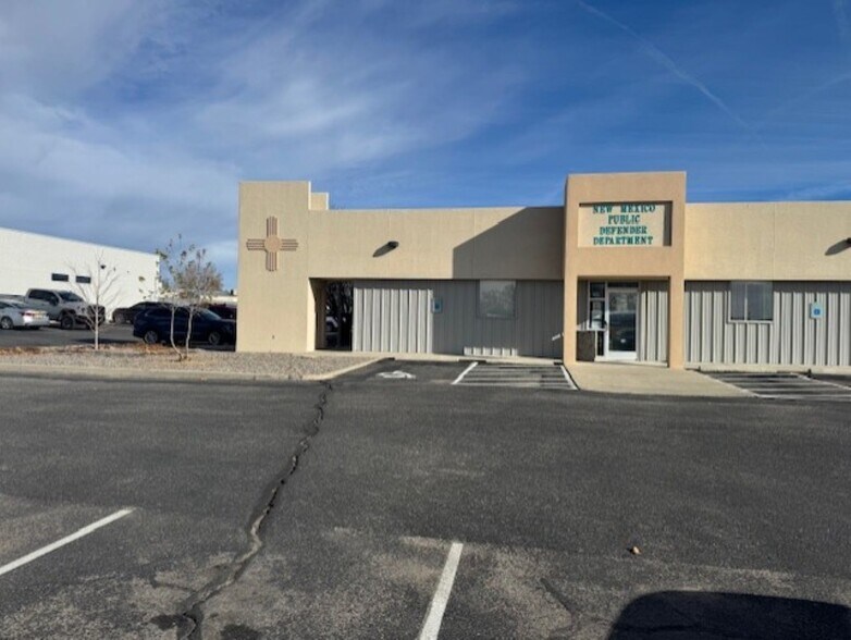 300 Gossett Dr, Aztec, NM à vendre - Photo du bâtiment - Image 2 de 5