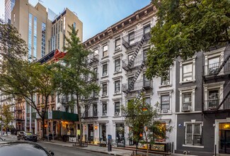 Plus de détails pour 324-326 W 47th St, New York, NY - Commerce de détail à louer