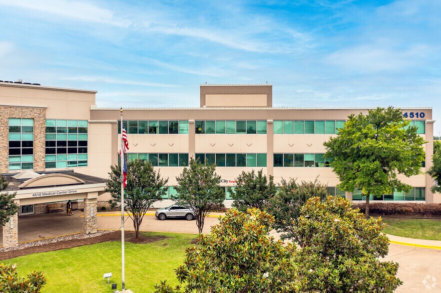 4510 Medical Center Dr, McKinney, TX à louer - Photo du bâtiment - Image 3 de 8