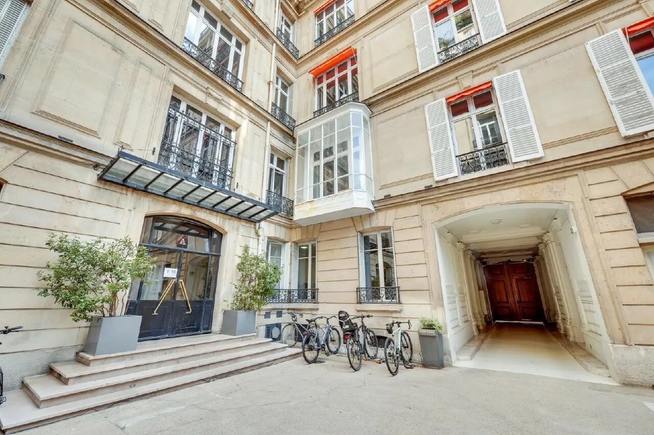 25 Rue Du Général Foy, Paris à louer Photo du bâtiment- Image 1 de 11