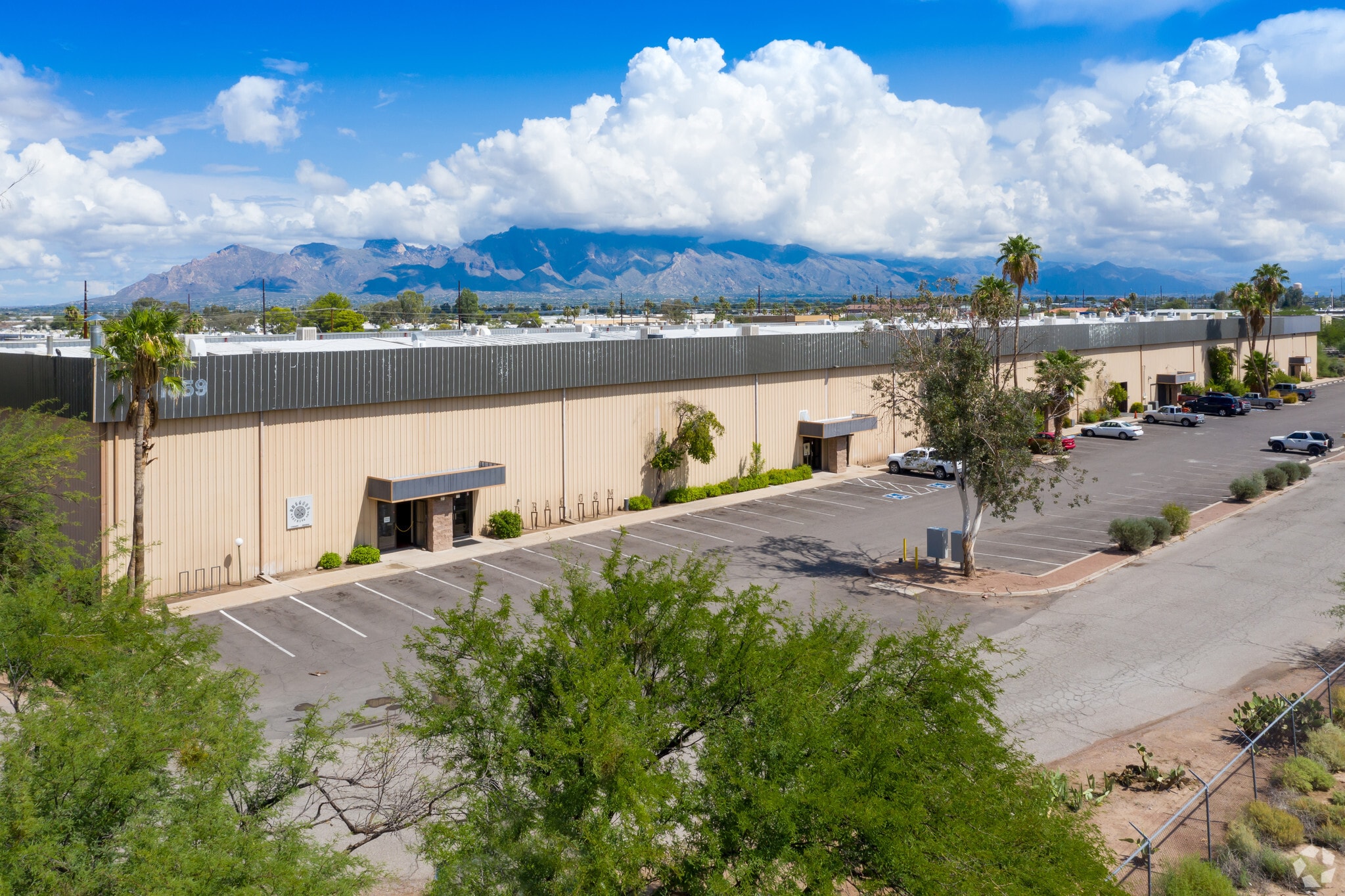 1859 W Grant Rd, Tucson, AZ for lease Primary Photo- Image 1 of 2