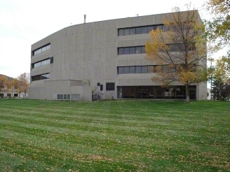 1202 Westrac Dr, Fargo, ND à louer - Photo du bâtiment - Image 2 de 17