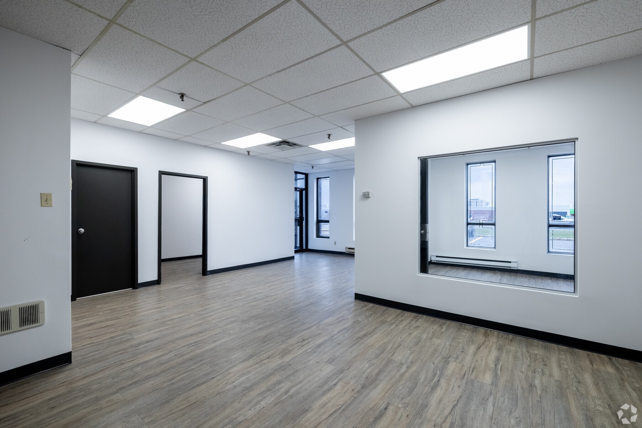 1248-1360 Rue Beaulac, Saint-Laurent, QC for lease Interior Photo- Image 1 of 3
