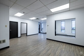 1248-1360 Rue Beaulac, Saint-Laurent, QC for lease Interior Photo- Image 1 of 3