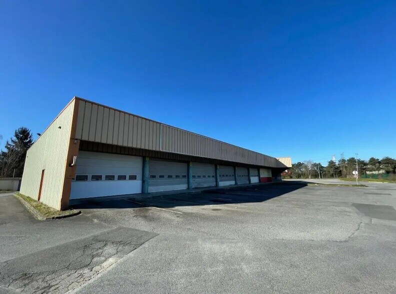 Bureau dans Collégien à louer - Photo du bâtiment - Image 3 de 8
