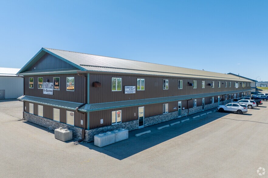 130 Canal Gdns, Strathmore, AB à vendre - Photo du bâtiment - Image 2 de 5